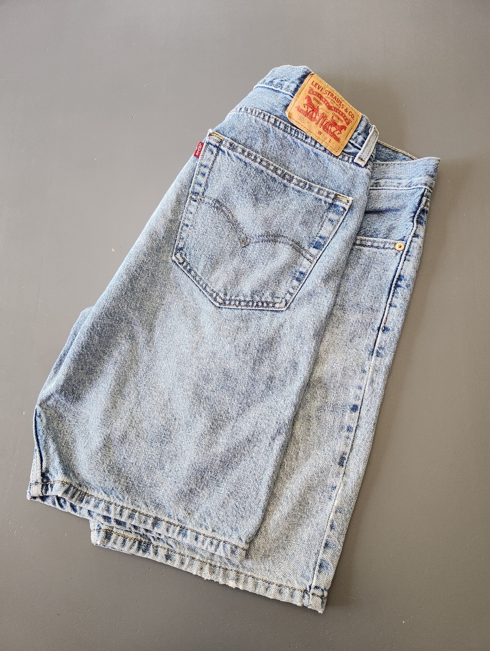 Levi's 505 Light Wash Regular Fit Denim Shorts 100% Cotton Men's 36 Distressed